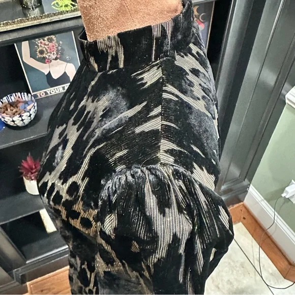 Pomander Place Gilly Dress – Size 4 – Black & Gold Metallic Velvet Burnout - Picture 4 of 12